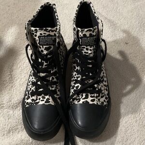 Levi's Black and White High-Top Sneakers